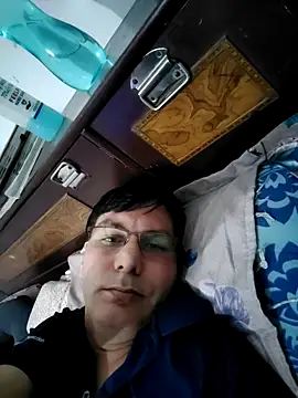 Snapshot of ZIMMY25 chatting on 10.15.25 ZIMMY25 online show from 10.15.25