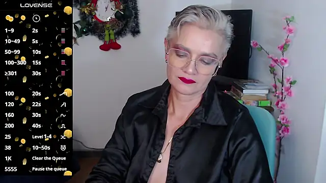 Snapshot of scarlett_paris22 chatting on 01.04.25 scarlett paris22 online show from 01.04.25