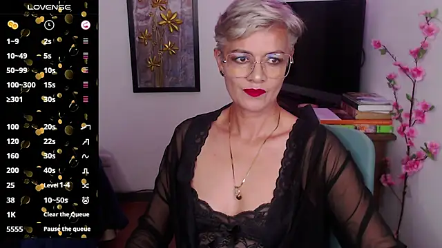 Snapshot of scarlett_paris22 chatting on 01.06.25 scarlett paris22 online show from 01.06.25