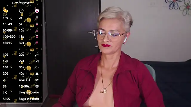 Snapshot of scarlett_paris22 chatting on 01.12.25 scarlett paris22 online show from 01.12.25