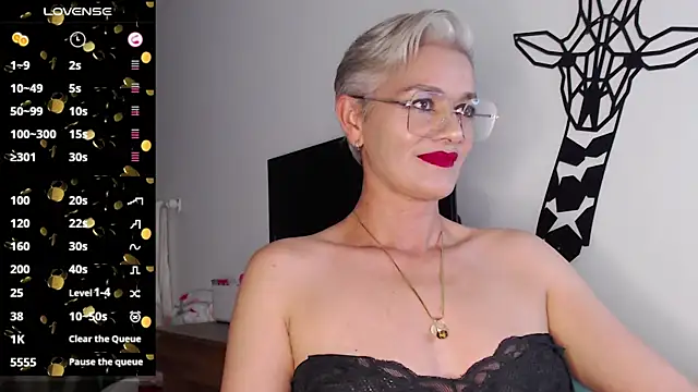 Snapshot of scarlett_paris22 chatting on 02.06.25 scarlett paris22 online show from 02.06.25