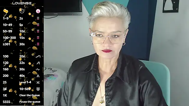 Snapshot of scarlett_paris22 chatting on 03.19.25 scarlett paris22 online show from 03.19.25