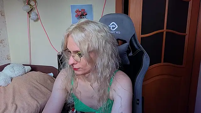 Snapshot of Lori_Myaf chatting on 07.28.26 Lori Myaf online show from 07.28.26