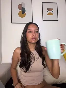 Snapshot of DianaHopson chatting on 02.10.26 DianaHopson online show from 02.10.26