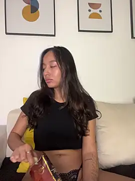 Snapshot of DianaHopson chatting on 02.20.26 DianaHopson online show from 02.20.26