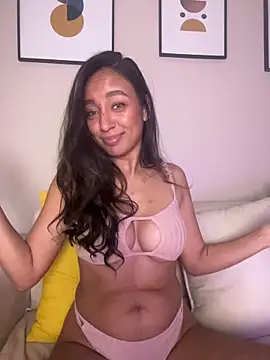 Snapshot of DianaHopson chatting on 02.21.26 DianaHopson online show from 02.21.26