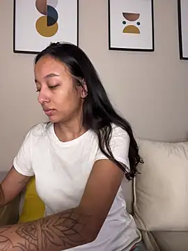 Snapshot of DianaHopson chatting on 02.22.26 DianaHopson online show from 02.22.26