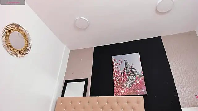 Snapshot of Shanelle__ chatting on 02.28.25 Shanelle online show from 02.28.25