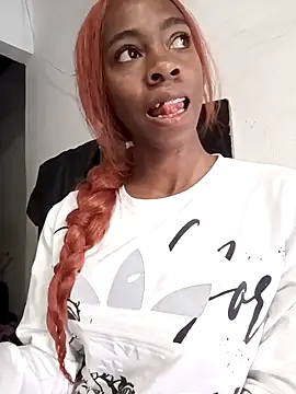 Snapshot of Shanelle__ chatting on 10.27.25 Shanelle online show from 10.27.25