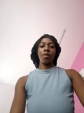 Snapshot of Shanelle__ chatting on 11.13.25 Shanelle online show from 11.13.25