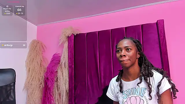 Snapshot of Shanelle__ chatting on 12.14.25 Shanelle online show from 12.14.25