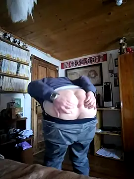 Snapshot of Chris8149 chatting on 02.20.25 Chris8149 online show from 02.20.25