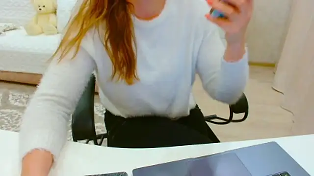 Snapshot of EveLove33 chatting on 02.13.26 EveLove33 online show from 02.13.26