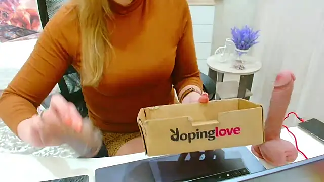 Snapshot of EveLove33 chatting on 03.09.26 EveLove33 online show from 03.09.26