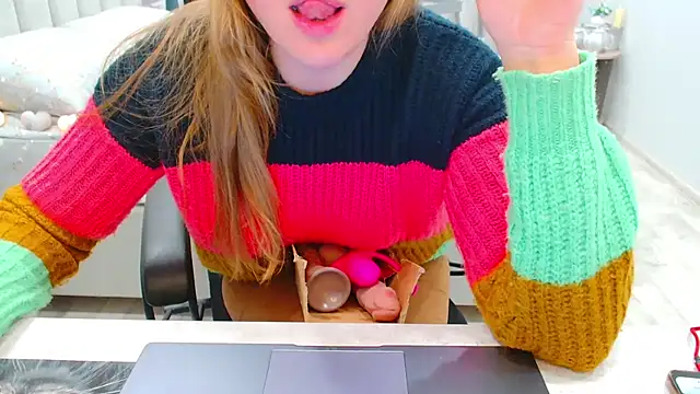 Snapshot of EveLove33 chatting on 03.21.26 EveLove33 online show from 03.21.26