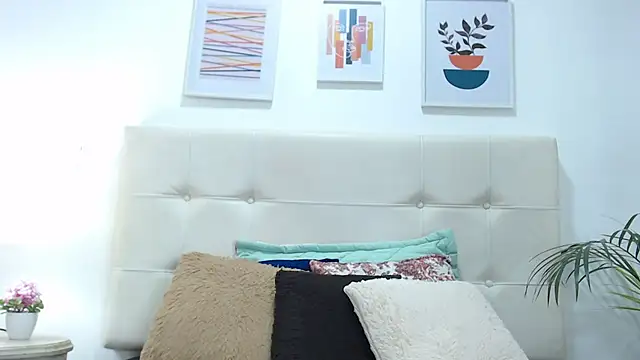 TiffanyFox1 online show from 02.27.25