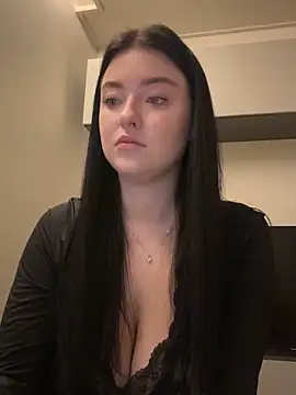 Snapshot of Angela_Fosterr chatting on 10.28.25 Angela Fosterr online show from 10.28.25