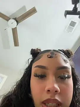 Snapshot of badbaby187 chatting on 11.28.25 badbaby187 online show from 11.28.25