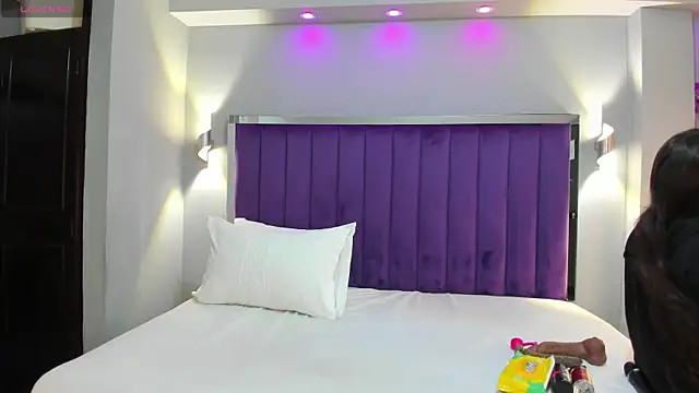 SaraRiley online show from 09.10.25