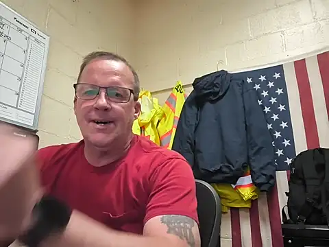 Snapshot of Cockrub1 chatting on 05.18.26 Cockrub1 online show from 05.18.26