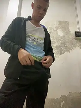 MoiseXxx 777 online show from 02.23.25