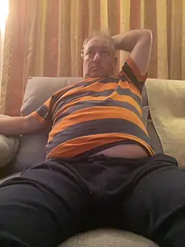 Snapshot of Russirayu chatting on 11.15.25 Russirayu online show from 11.15.25