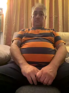 Snapshot of Russirayu chatting on 11.16.25 Russirayu online show from 11.16.25