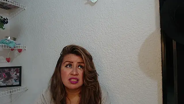 Snapshot of isabellacen chatting on 01.11.26 isabellacen online show from 01.11.26