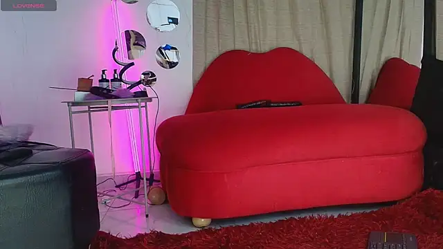 Natasha Wilde  online show from 06.11.26