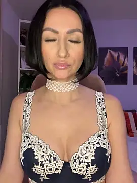 KatyEvanss online show from 11.25.25