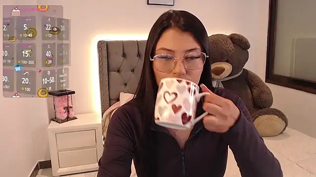 Snapshot of Nicols66 chatting on 02.07.25 Nicols66 online show from 02.07.25