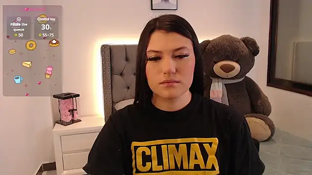 Snapshot of Nicols66 chatting on 03.01.25 Nicols66 online show from 03.01.25