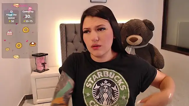 Snapshot of Nicols66 chatting on 03.18.25 Nicols66 online show from 03.18.25