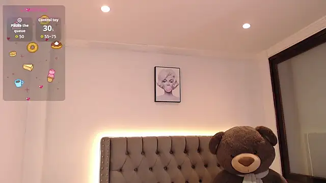 Snapshot of Nicols66 chatting on 09.23.25 Nicols66 online show from 09.23.25