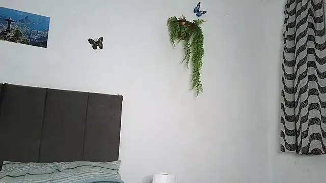 Snapshot of SiminFox chatting on 04.12.26 SiminFox online show from 04.12.26