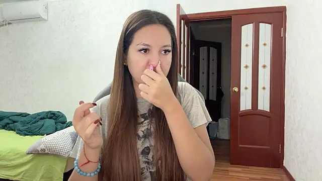 Nelly Fischer online show from 12.12.24