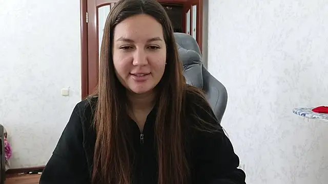 Nelly Fischer online show from 01.08.25