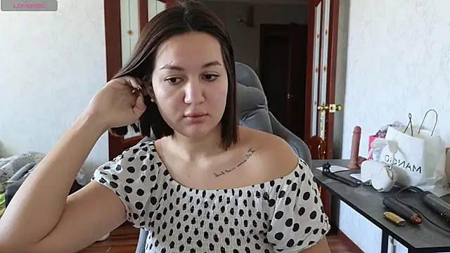 Nelly Fischer online show from 03.23.25