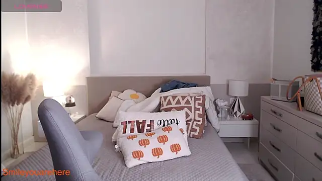 Smileyouarehere online show from 04.03.26