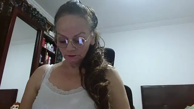 Snapshot of asleycavta chatting on 02.10.26 asleycavta online show from 02.10.26