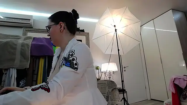 Snapshot of ILoveToFeelU chatting on 01.26.25 ILoveToFeelU online show from 01.26.25