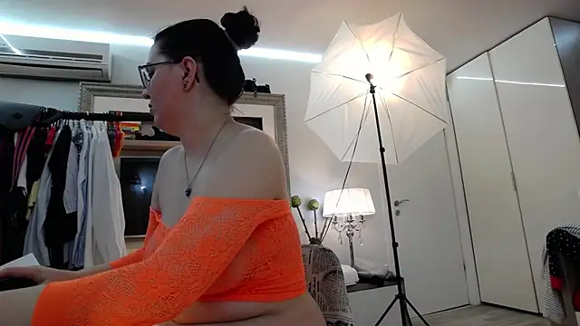 Snapshot of ILoveToFeelU chatting on 03.12.25 ILoveToFeelU online show from 03.12.25