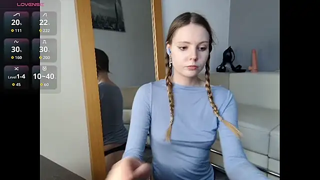 Snapshot of Frosty_Princess chatting on 02.18.26 Frosty Princess online show from 02.18.26