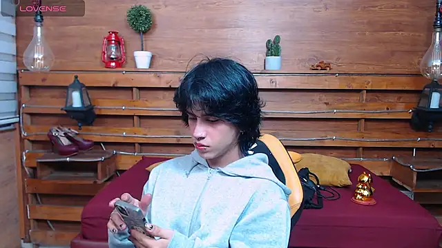 Snapshot of alex_477 chatting on 06.25.26 alex 477 online show from 06.25.26