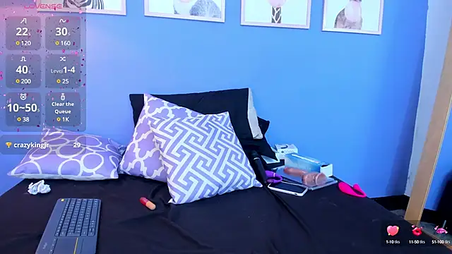 ZahiraEvans  online show from 02.05.25