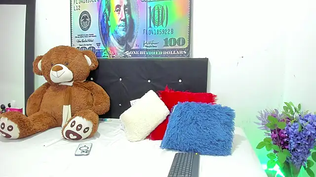 ZahiraEvans  online show from 09.30.25