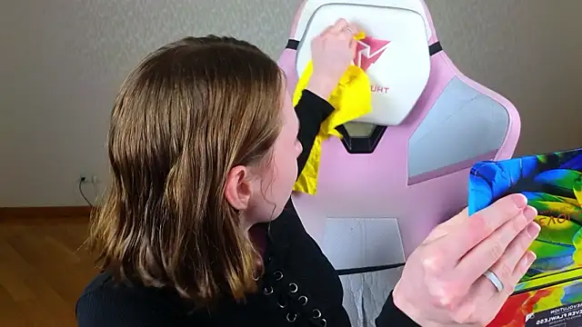 Snapshot of Cowell_Adelina chatting on 03.07.26 Cowell Adelina online show from 03.07.26