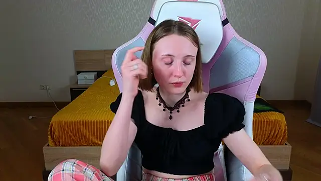 Snapshot of Cowell_Adelina chatting on 03.14.26 Cowell Adelina online show from 03.14.26