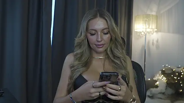 JoanneGG online show from 11.13.25