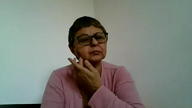 roseblak42 online show from 10.22.25